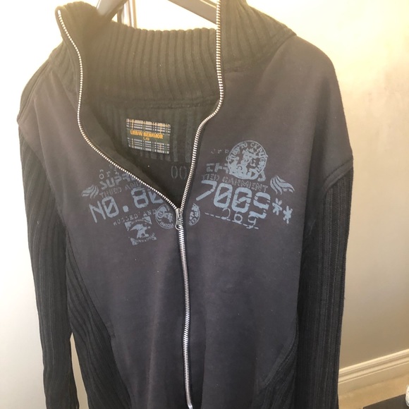 Used Fair condition Urban Behaviour men’s zip up cotton sweater in size Large!! - Picture 2 of 9